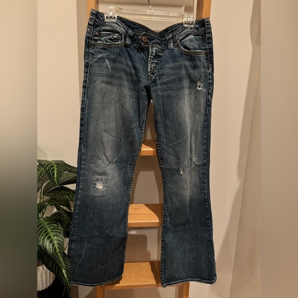 Silver Jeans Denim - Tuesday Silver Jeans Dark Blue Distressed Straight/Flare Leg Women's Jeans